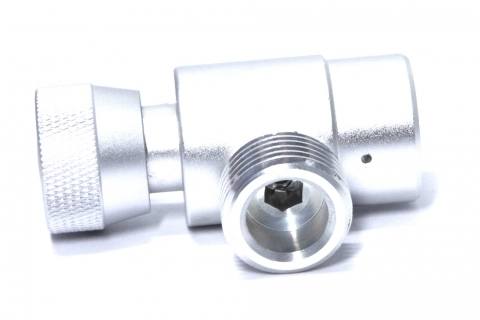 Näkymä edistyneen sovittimen urosfilmeille Paintball CGA 320 CO2 -sylintereille