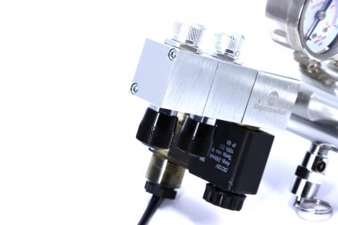 Lähtölaajennuskanava kytketty säätimeen