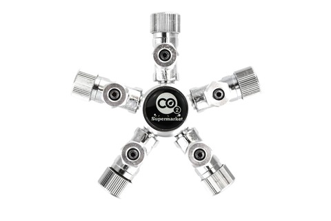 Kuva 5-tiejakajasta istutettujen akvaarioiden CO2-säätimille