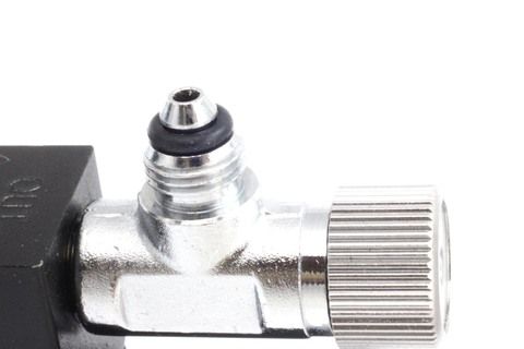 Kuva pieni o-rengas kiinnitetty neulaventtiiliin